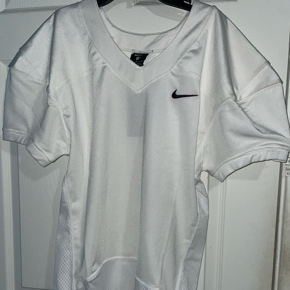 NWT Boy’s XL White Nike Football Shirt